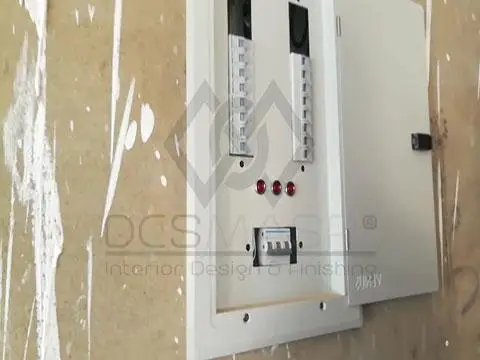 أعمال اللوحات الكهربائية والقواطع